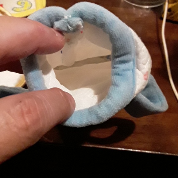 3-- BABY BIBS AND  1 BABY BOTTLE  COVER HOLDER. - Picture 6 of 6